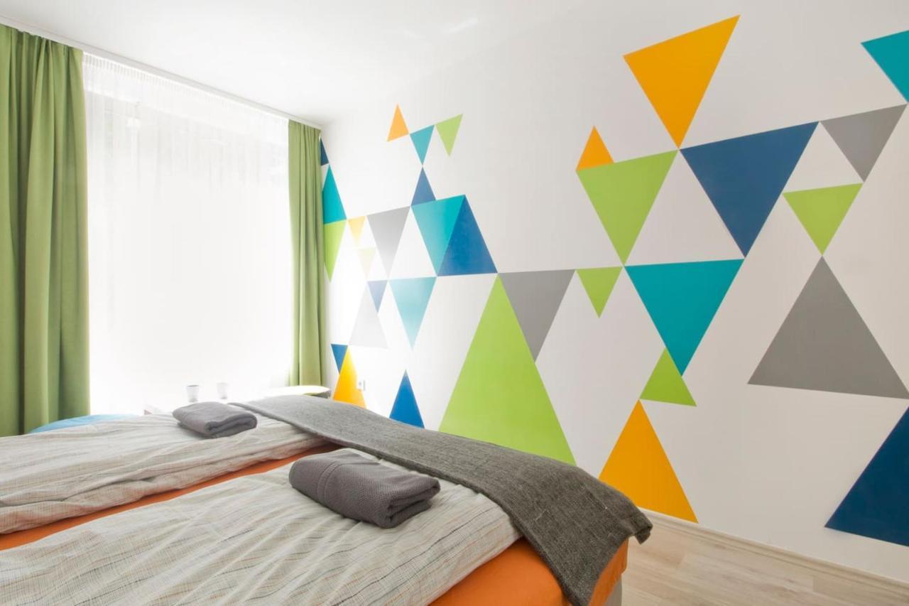 Modern Four Bedroom Apartment In Palace District Budapest Exterior foto