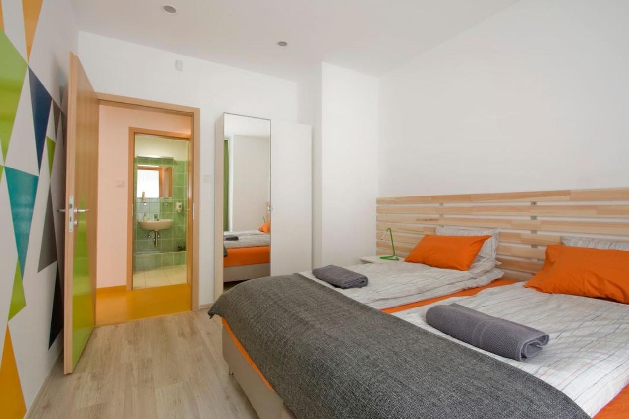 Modern Four Bedroom Apartment In Palace District Budapest Exterior foto