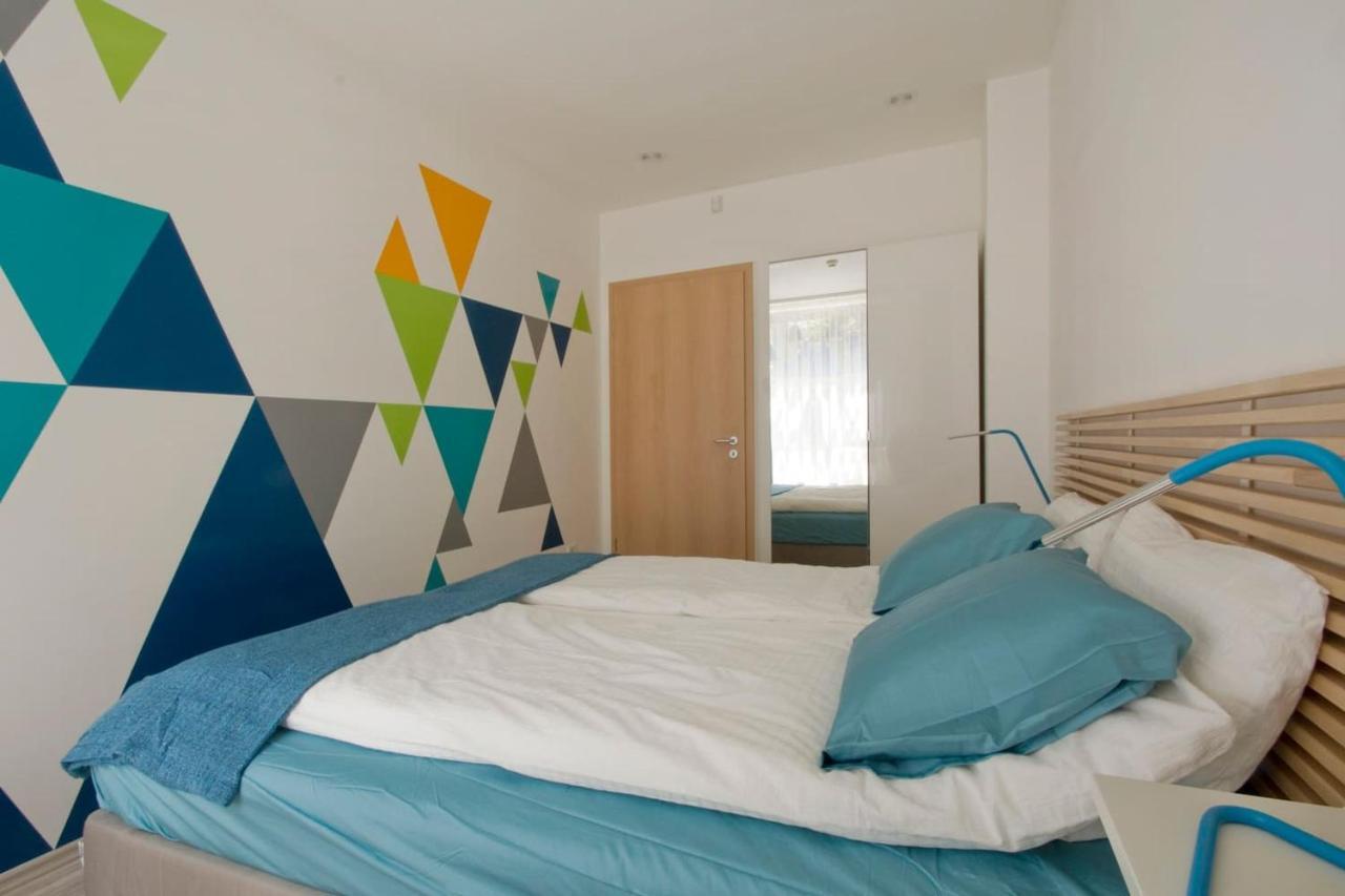 Modern Four Bedroom Apartment In Palace District Budapest Exterior foto