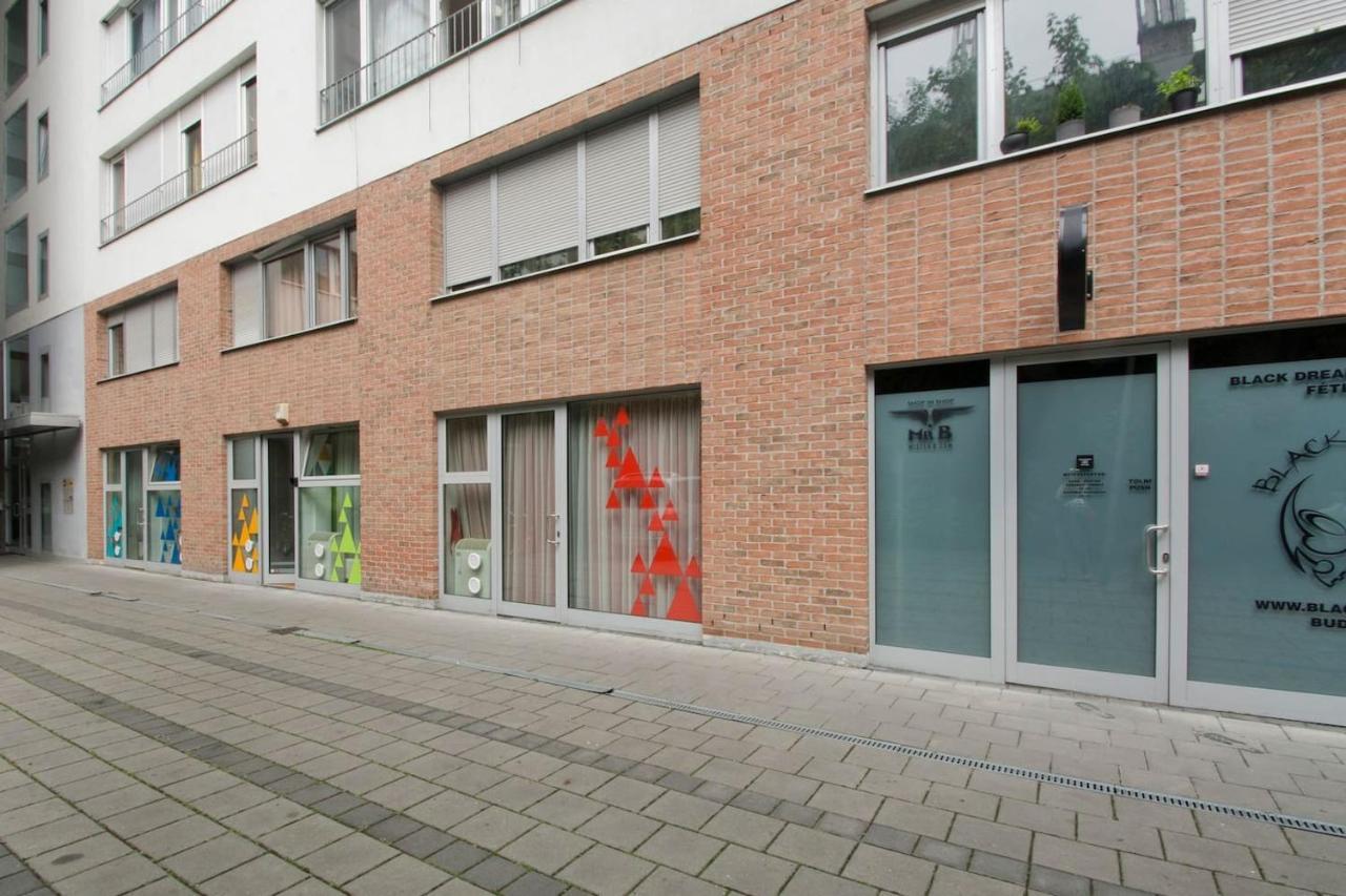 Modern Four Bedroom Apartment In Palace District Budapest Exterior foto