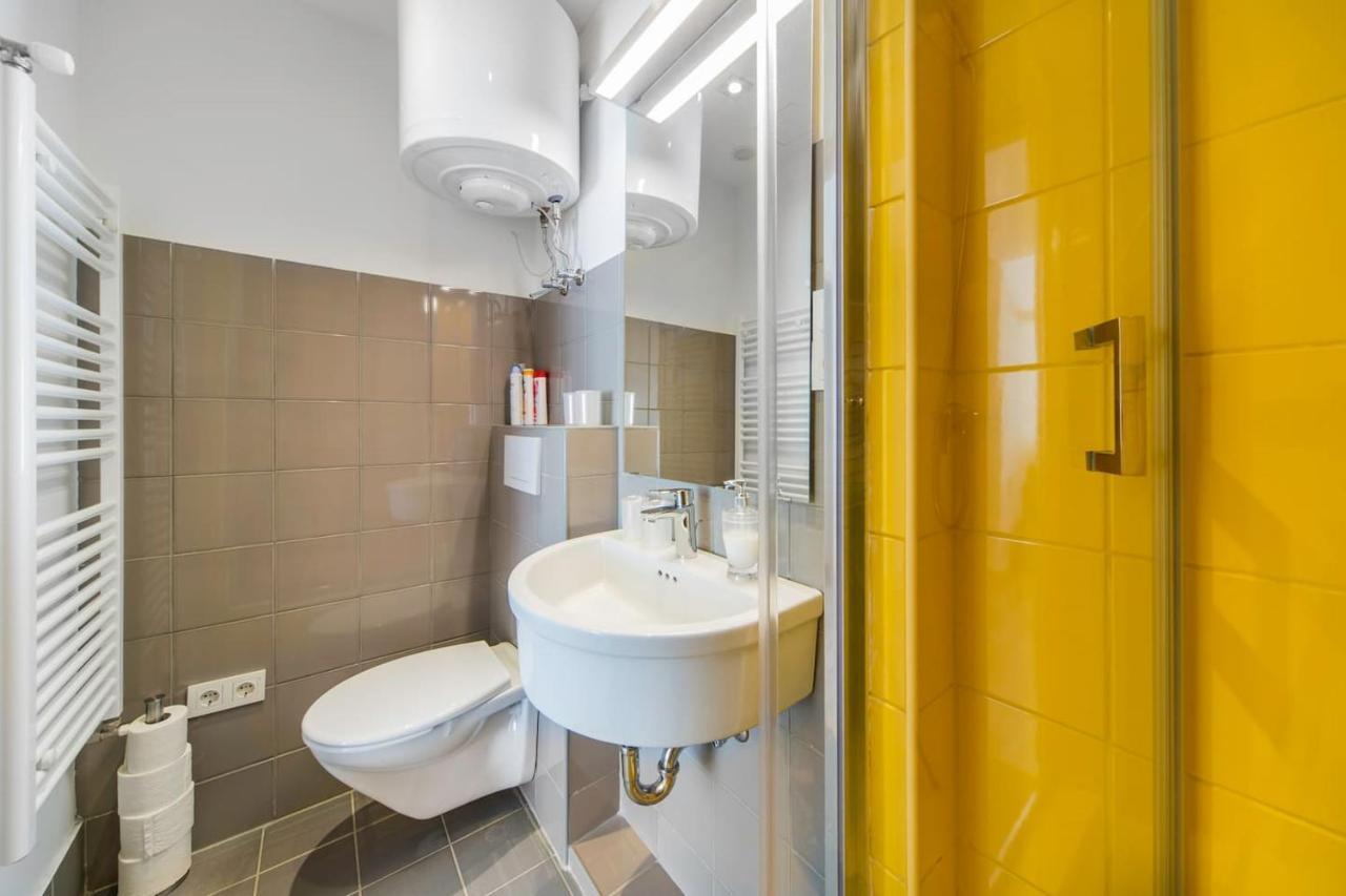 Modern Four Bedroom Apartment In Palace District Budapest Exterior foto