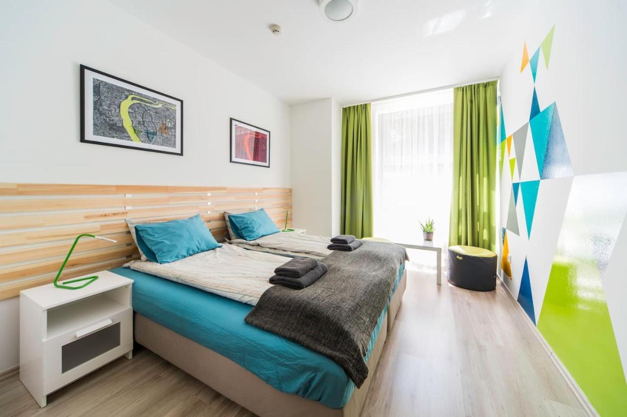 Modern Four Bedroom Apartment In Palace District Budapest Exterior foto